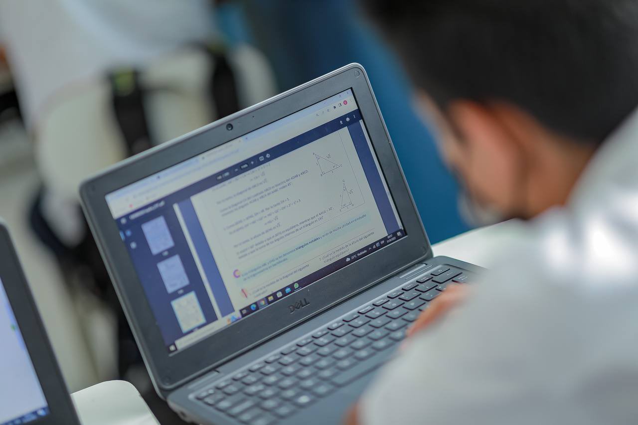 92 % de los salvadoreños aprueba estrategias en el área de Educación, revela encuesta de CID Gallup 92-de-los-salvadorenos-aprueba-estrategias-en-el-area-de-educacion-revela-encuesta-de-cid-gallup